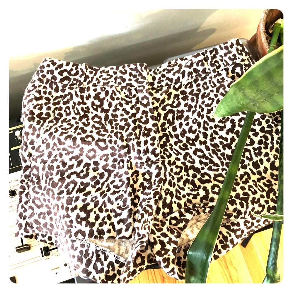 Leopard Linen Short Shorts